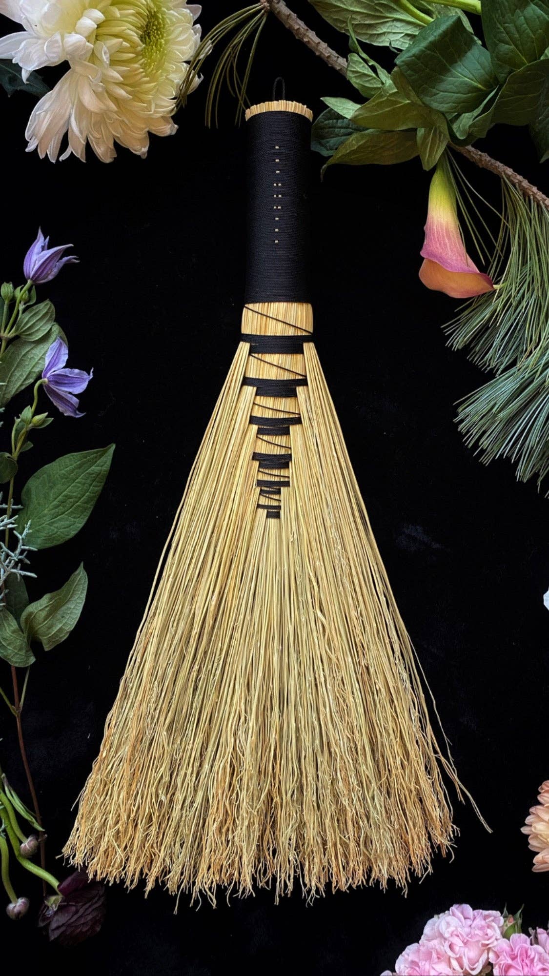 The Wrapped, Hand Wisk, Broom Making Kit and Class: Natural / Black